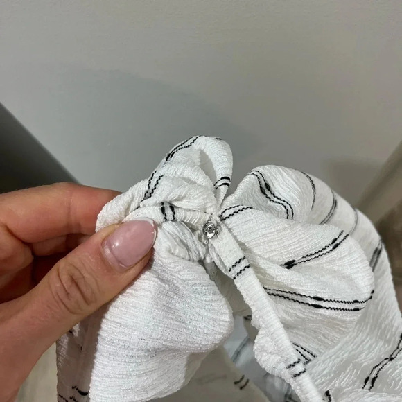 Madewell Puff-Sleeve Empire Top white and black Size  Medium - Picture 11 of 14